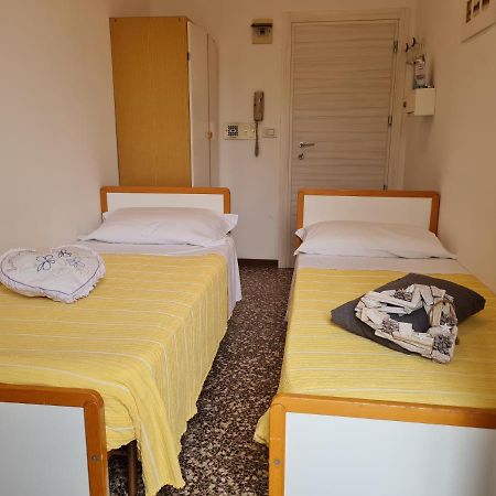 Hotel Marconi Miramare Rimini Exterior photo