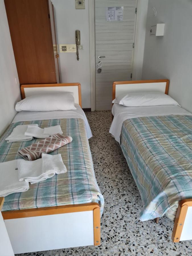 Hotel Marconi Miramare Rimini Exterior photo