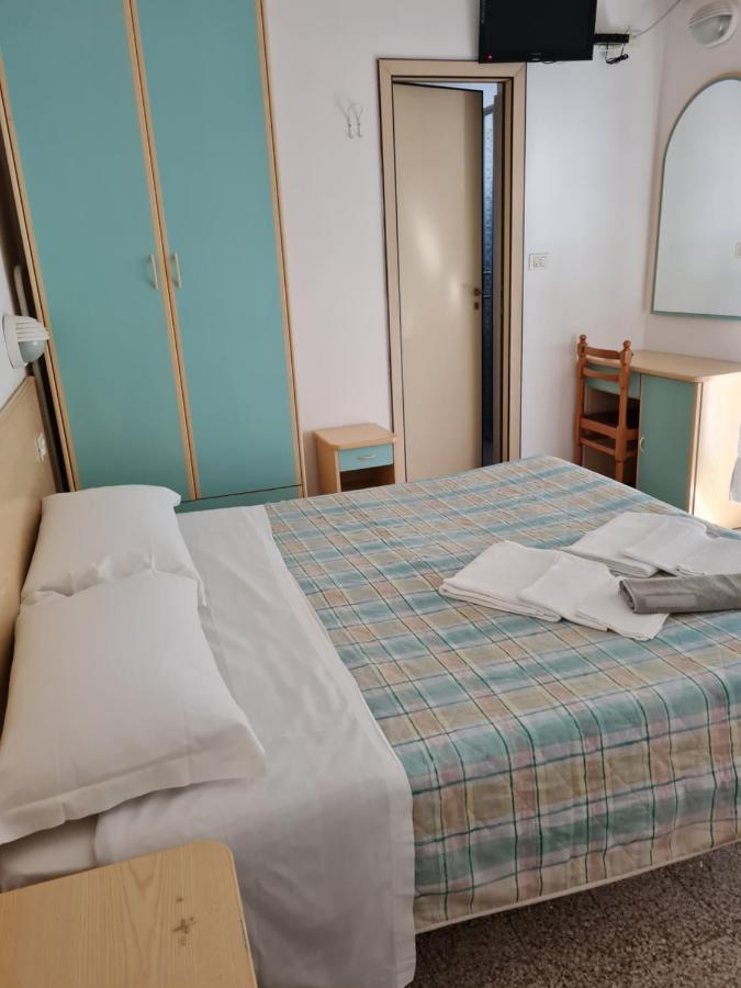 Hotel Marconi Miramare Rimini Exterior photo