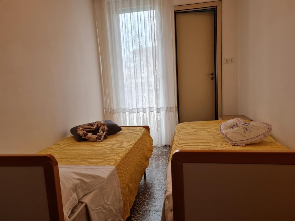 Hotel Marconi Miramare Rimini Exterior photo
