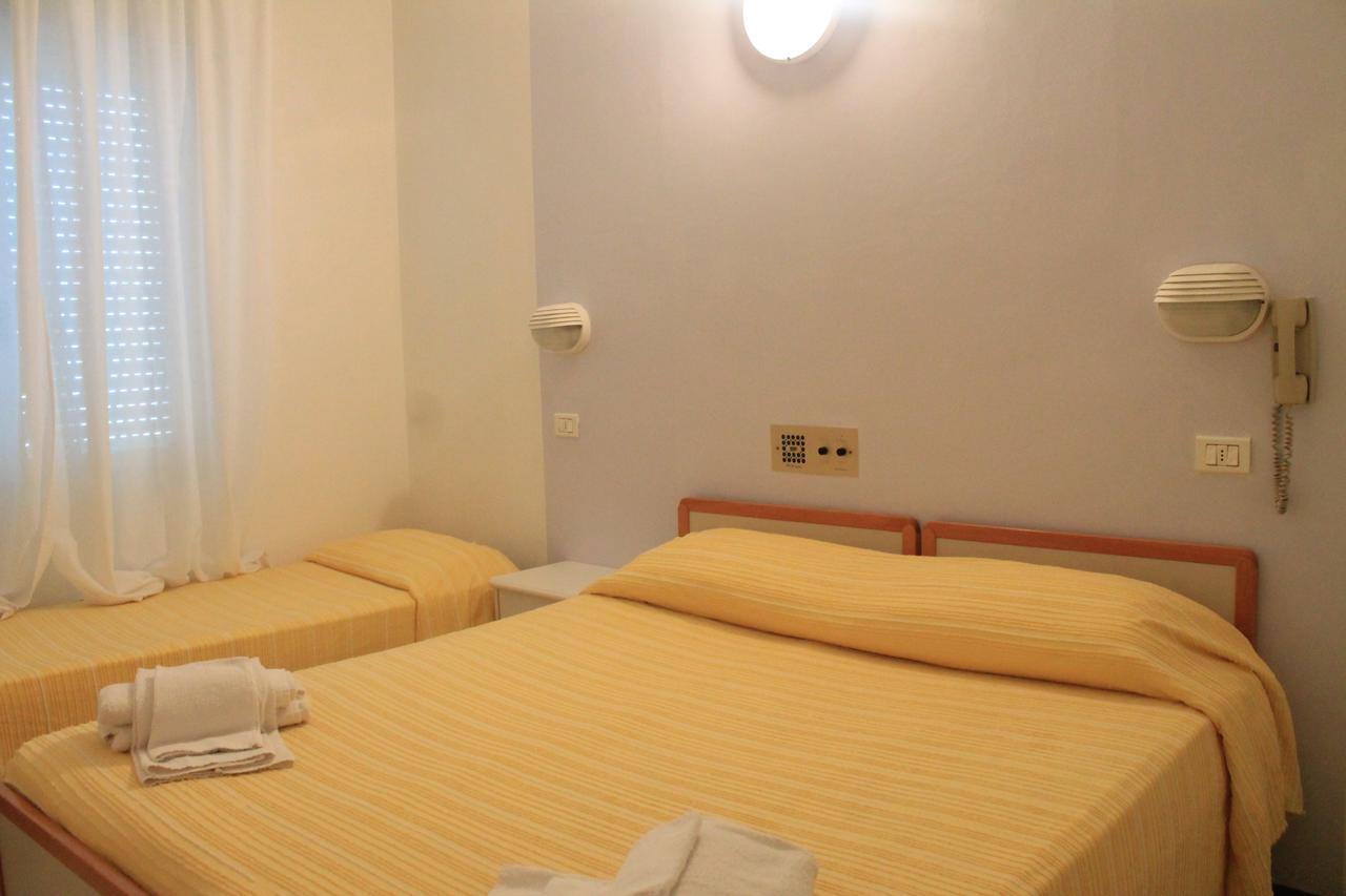 Hotel Marconi Miramare Rimini Exterior photo